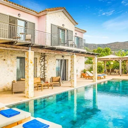 Willa Ratzakli Sleeps 8 Pool Air Con Wifi